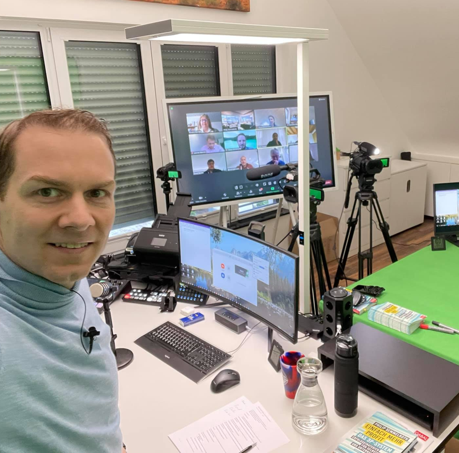 Philip Semmelroth Online und Hyprid Events live aus dem Studio 1